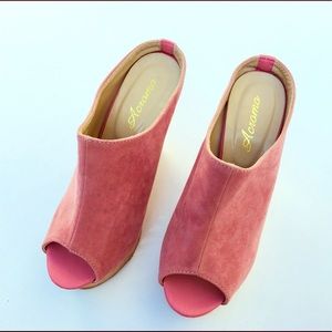 Rose color Platform Wedge - EUC